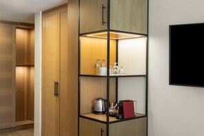 1 Schlafzimmer, hochwertige Bettwaren, Minibar, Schreibtisch
