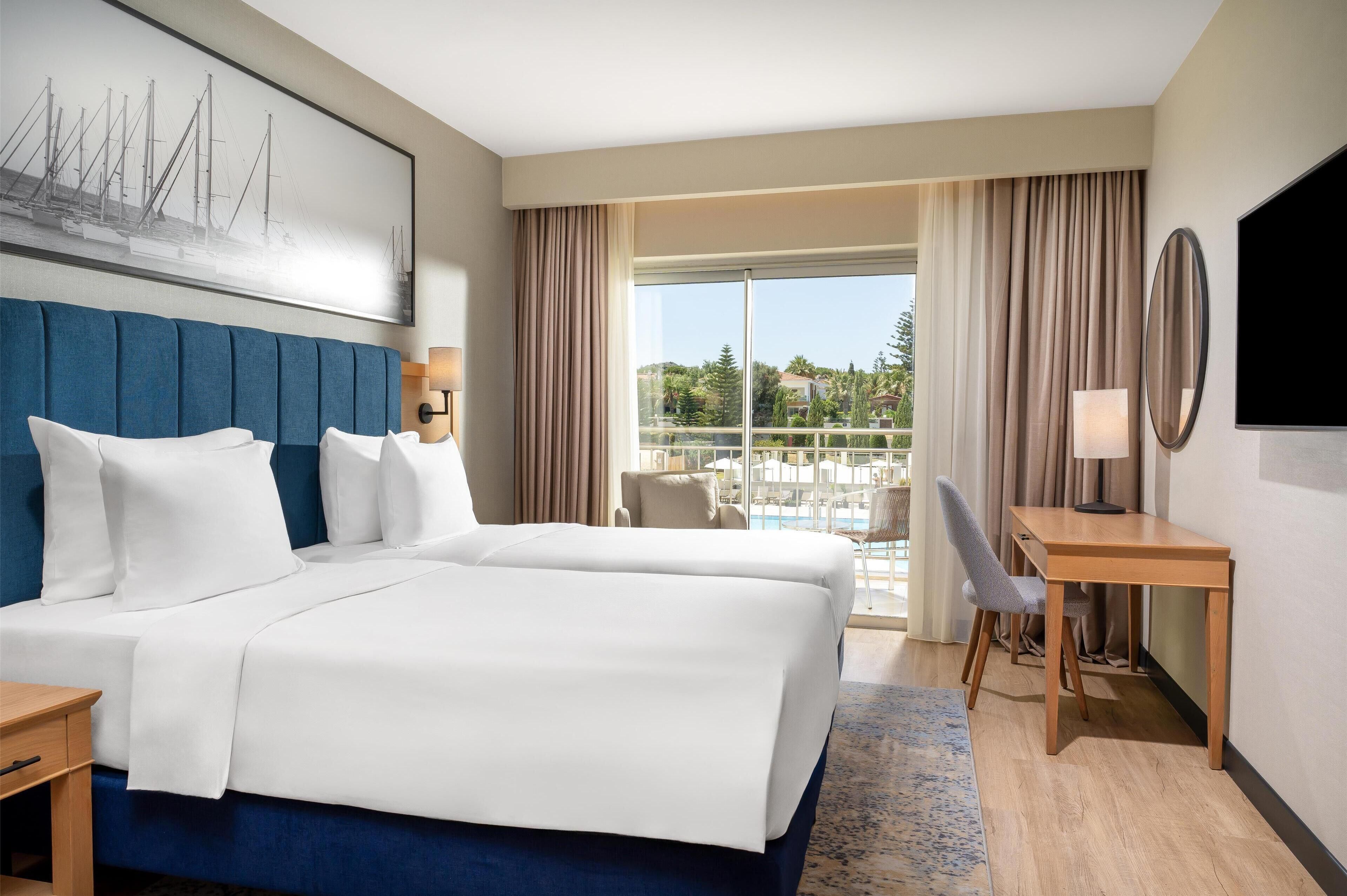 1 bedroom, premium bedding, minibar, desk