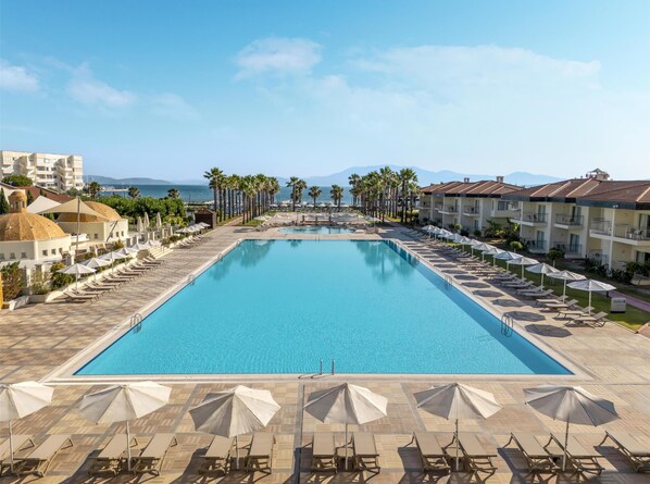 Indoor pool, outdoor pool, free cabanas, pool umbrellas