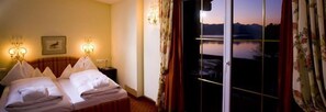 Premium bedding, in-room safe, desk, blackout curtains