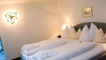 Doppelzimmer, Bergblick (Riegerbach) | Hochwertige Bettwaren, Zimmersafe, Schreibtisch, Verdunkelungsvorhänge