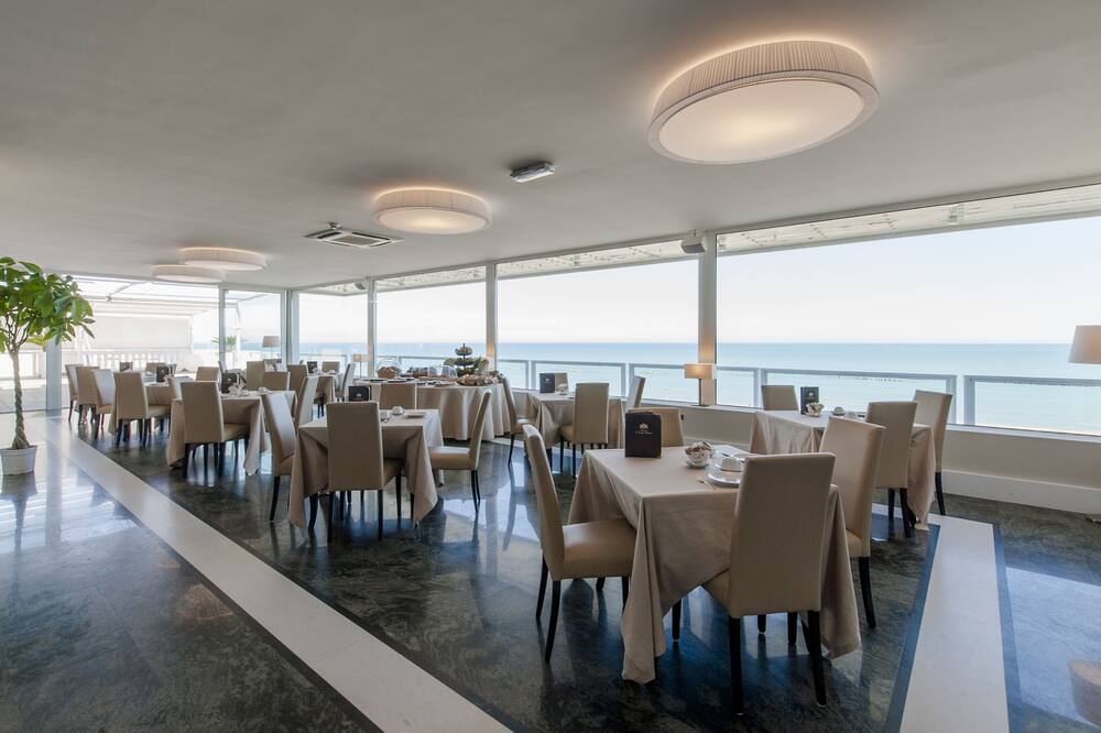 Hotel Esplanade
