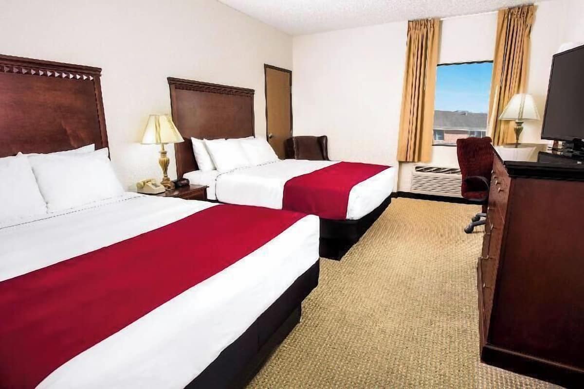 1 bedroom, desk, laptop workspace, blackout curtains