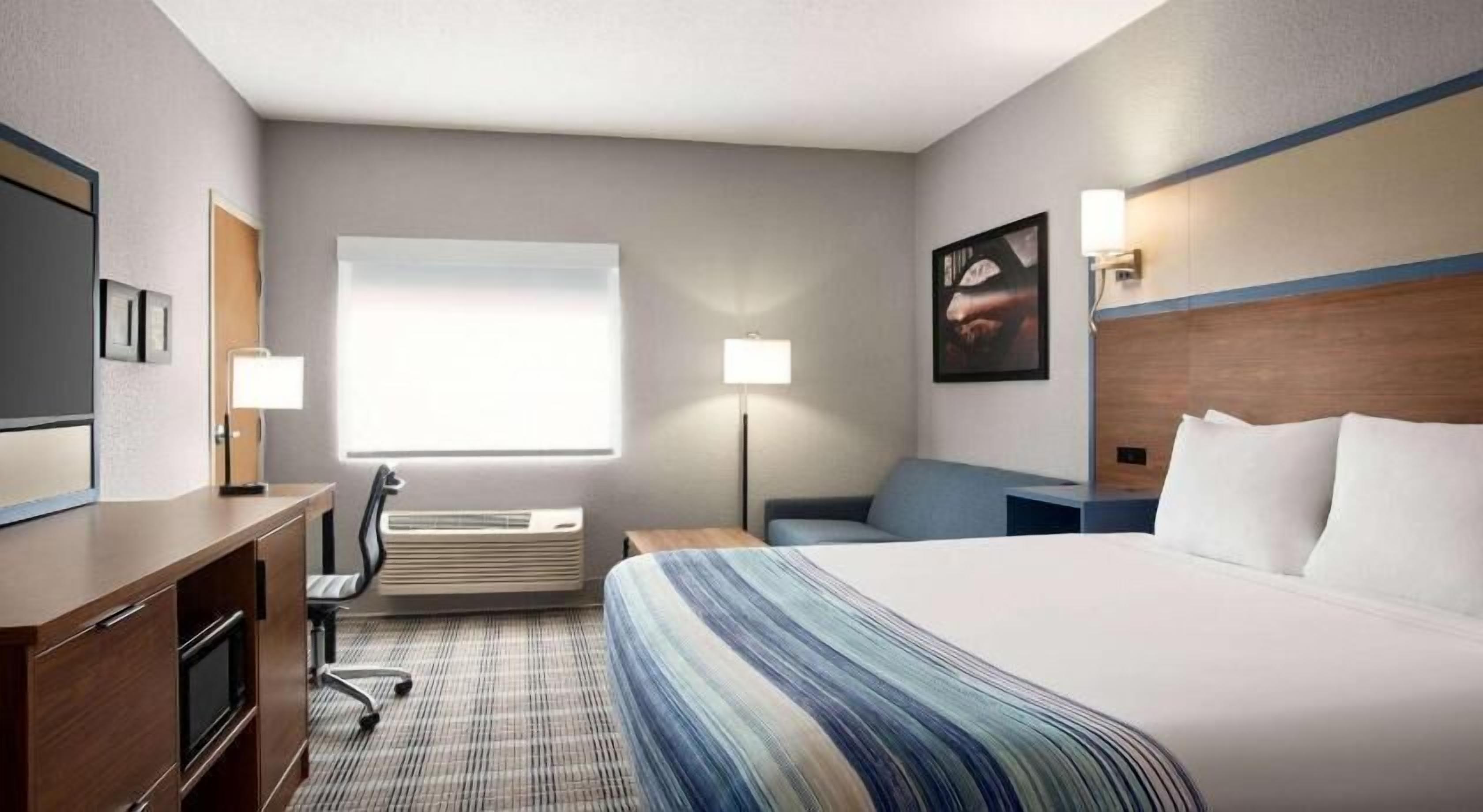 1 habitación, escritorio y espacio para trabajar con laptop 