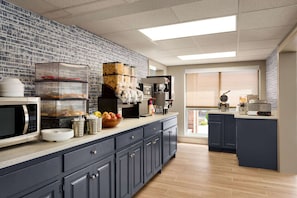 Free daily continental breakfast