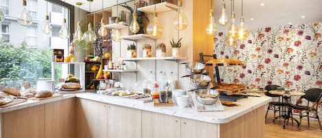 Daily buffet breakfast (EUR 17 per person)