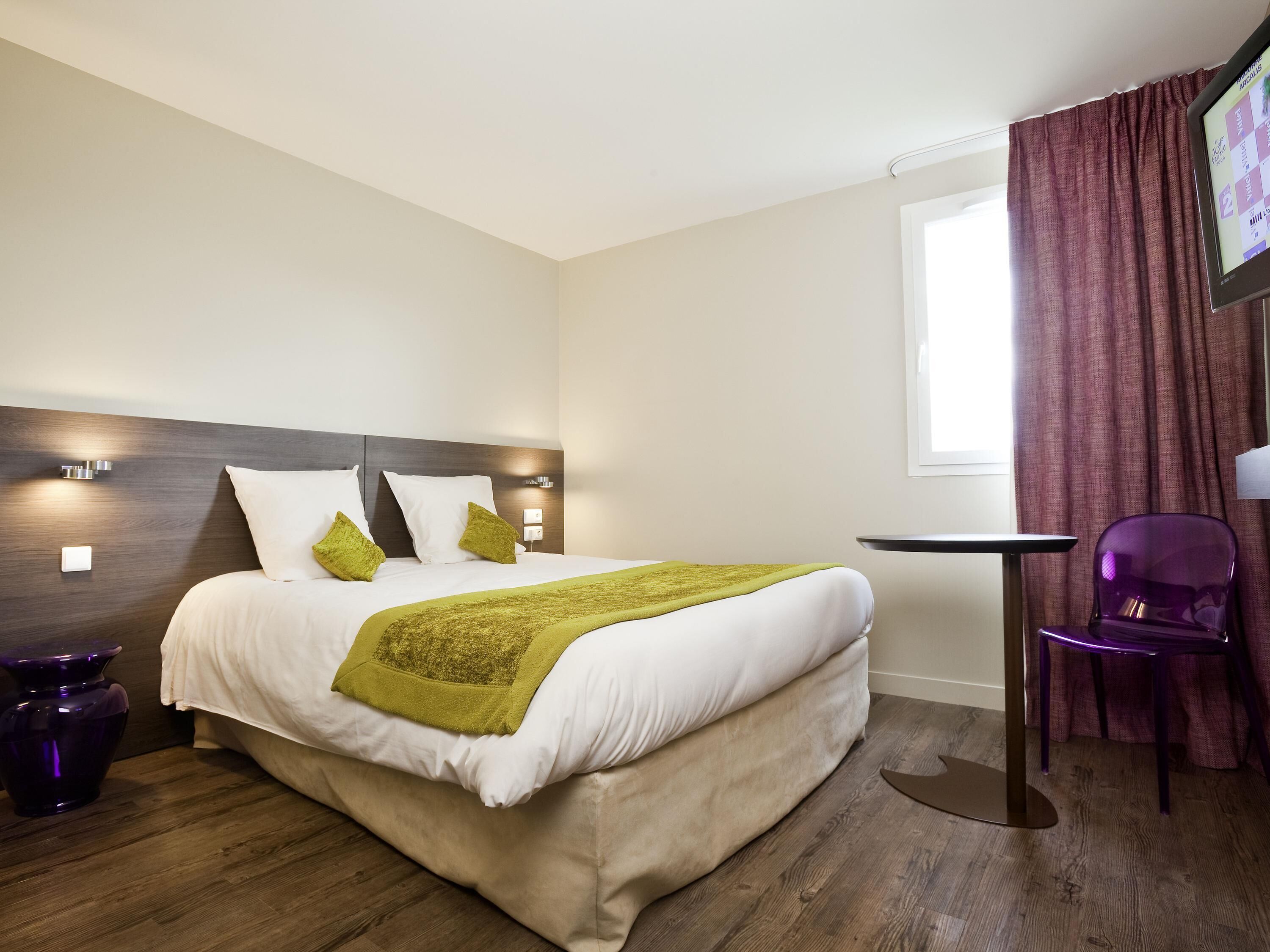 Standard Double Room, 1 Double Bed | In-room safe, soundproofing, iron/ironing board, free WiFi