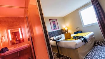 Standard Double Room, 1 Double Bed | Bathroom | Eco-friendly toiletries, hair dryer, towels