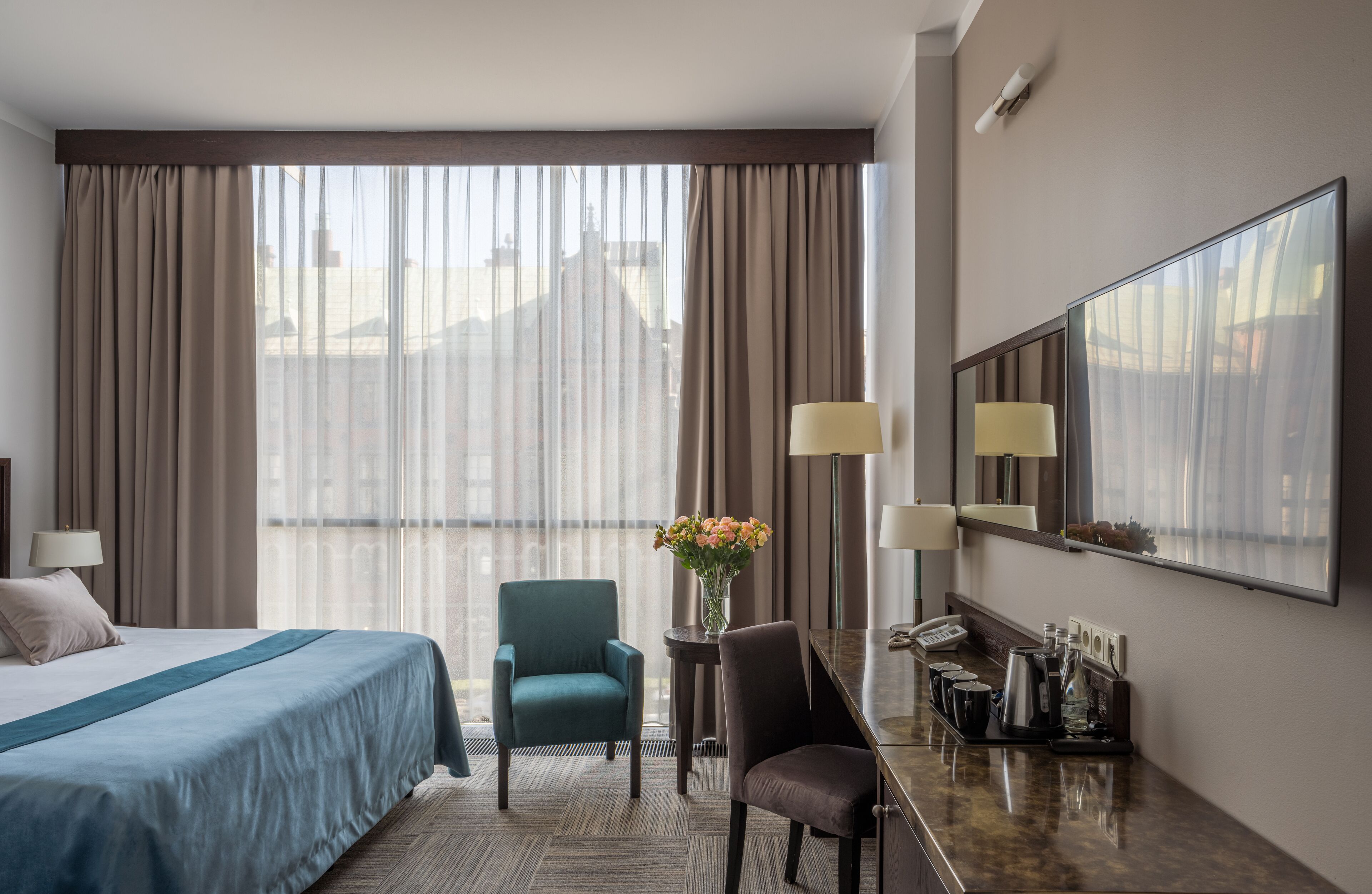 classic triple room | in-room safe, desk, soundproofing, iron/ironing board