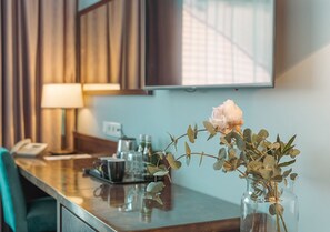 Classic Triple Room | In-room safe, desk, soundproofing, iron/ironing board - Europeum Hotel (Wroclaw)