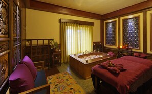Couples treatment room(s), body treatments, hydrotherapy, aromatherapy - Songtsam Retreat at Shangri-La - MGallery Collection (Deqin)