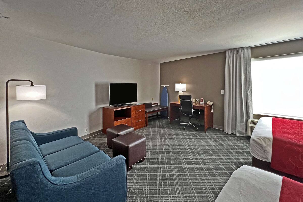 suite, 2 queen beds, non smoking | desk, iron/ironing board, free wifi, bed sheets