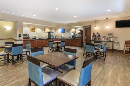 Free daily continental breakfast . Comfort Inn Williamsport