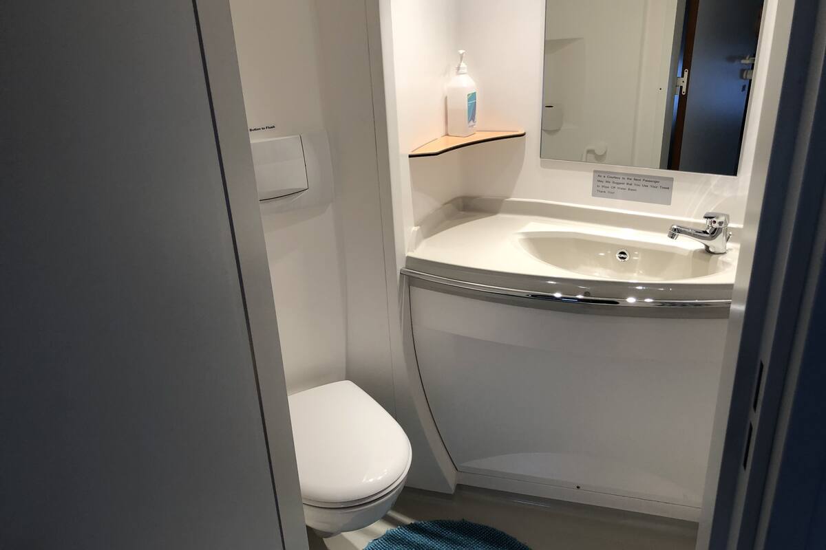 comfort single room, ensuite | bathroom | hair dryer, towels