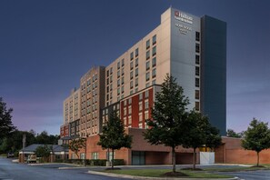 A multi-story hotel with a prominent sign for Hilton Garden Inn. - Hilton Garden Inn Hanover Arundel Mills,  MD (Hanover)