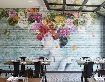 Breakfast, lunch and dinner served at Kimpton Shorebreak Huntington Beach Resort by IHG