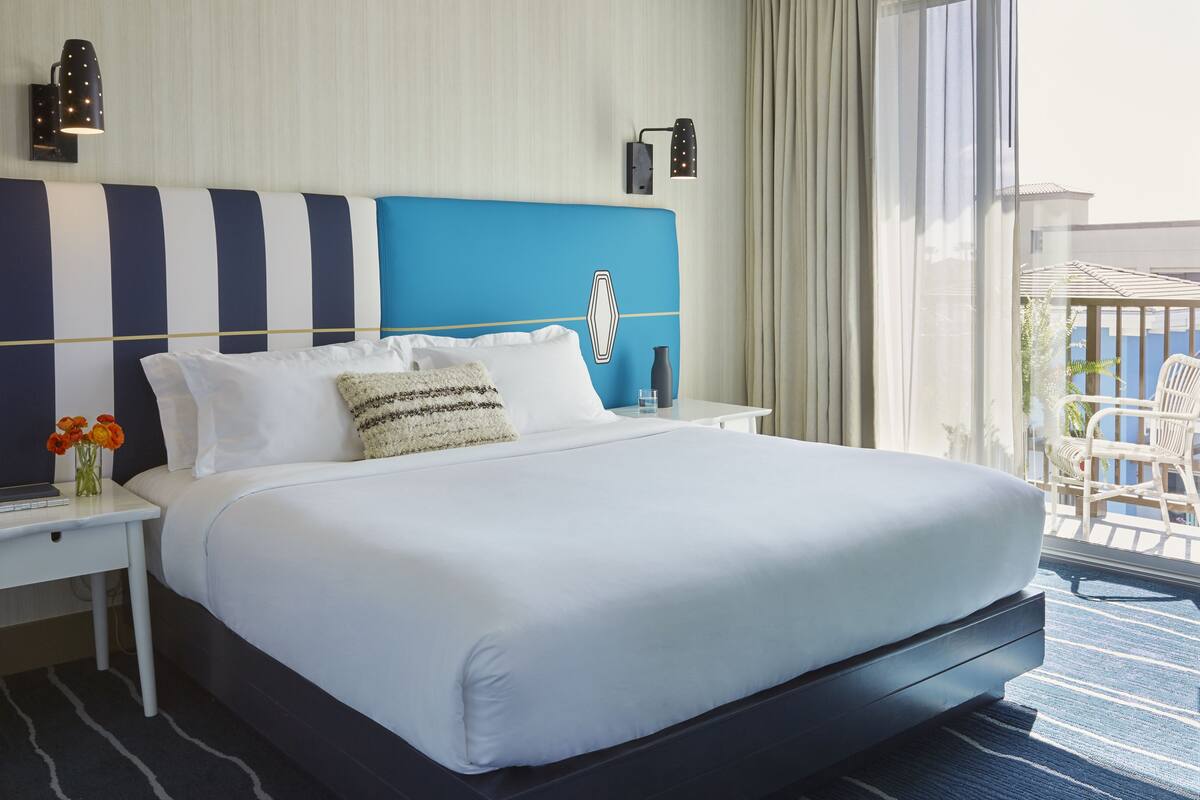 1 bedroom, frette italian sheets, premium bedding, down duvets