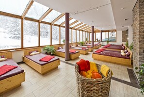 Sauna, Turkish bath/hammam, body treatments, aromatherapy, body wraps