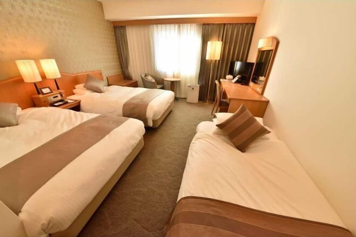 Daunenbettdecken, Schreibtisch, Verdunkelungsvorhänge