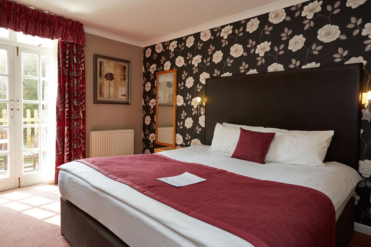 iron/ironing board, free cots/infant beds, rollaway beds, free wifi