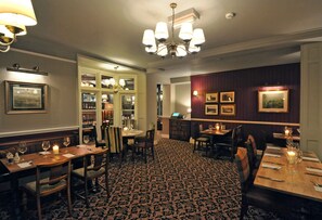 Restaurant - The Royal George Birdlip by Greene King Inns (Gloucester)
