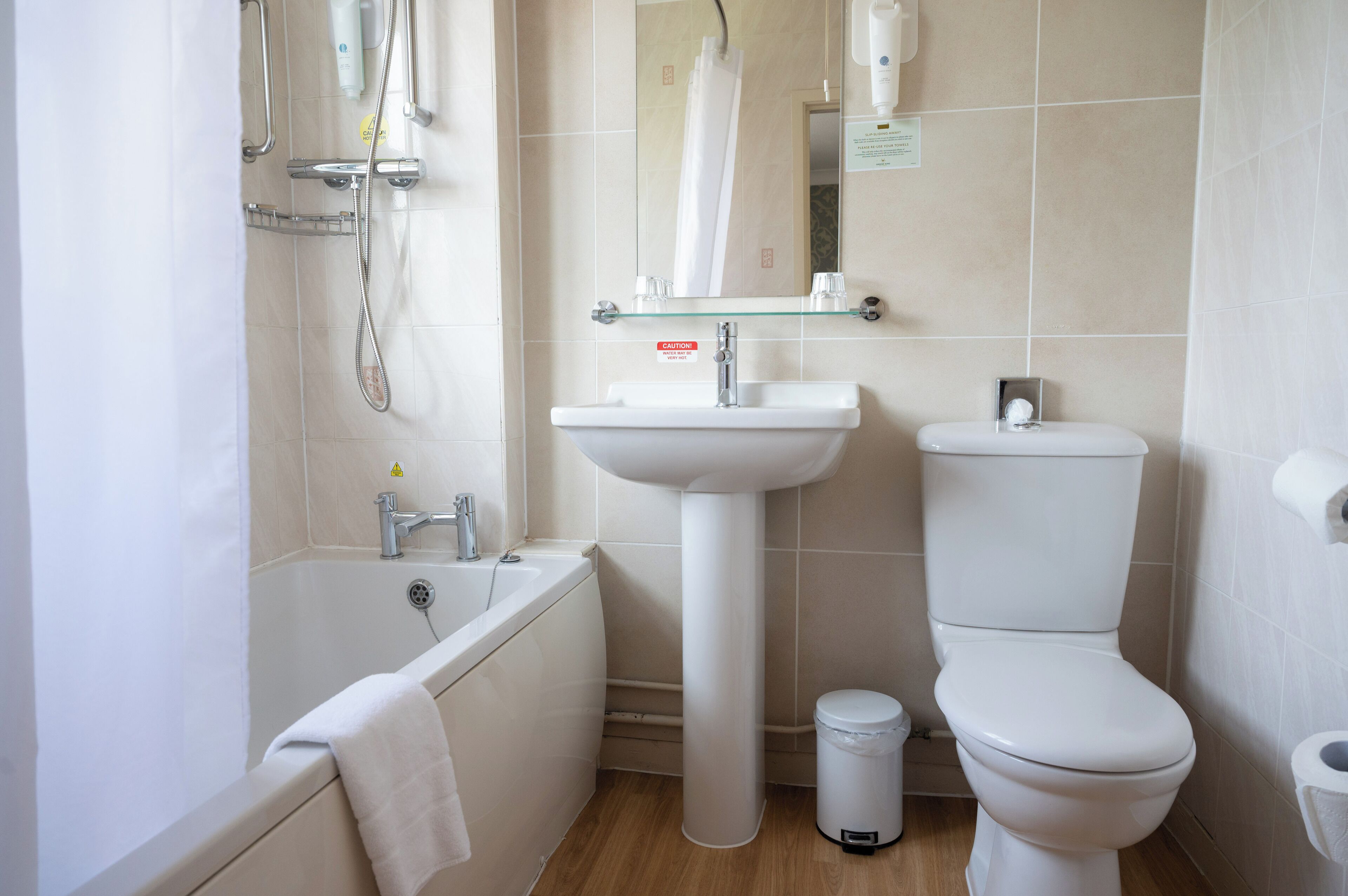 standard room, 2 single beds | bathroom | hair dryer, towels