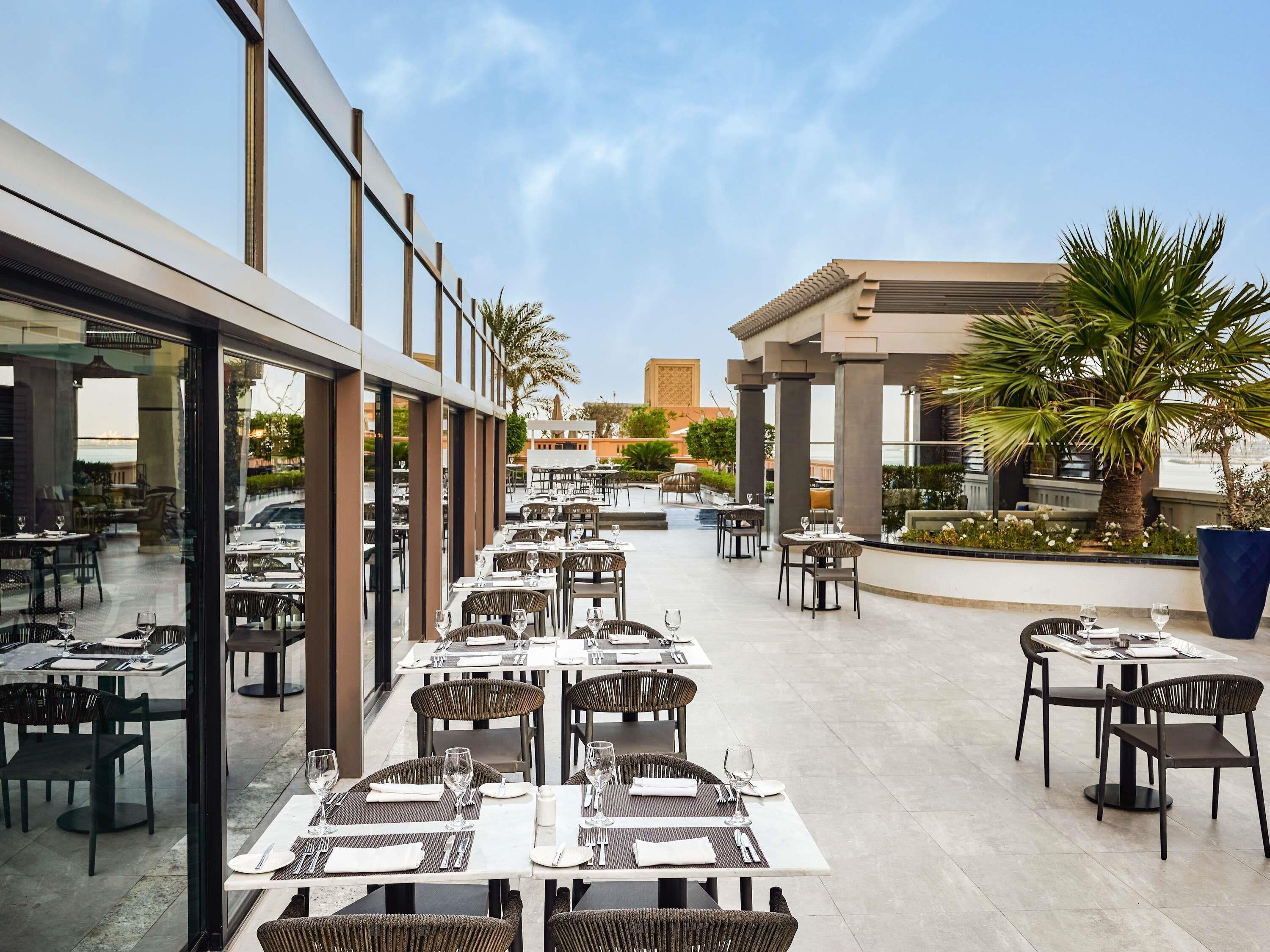 Bar met dakterras, zeezicht, dagelijks geopend