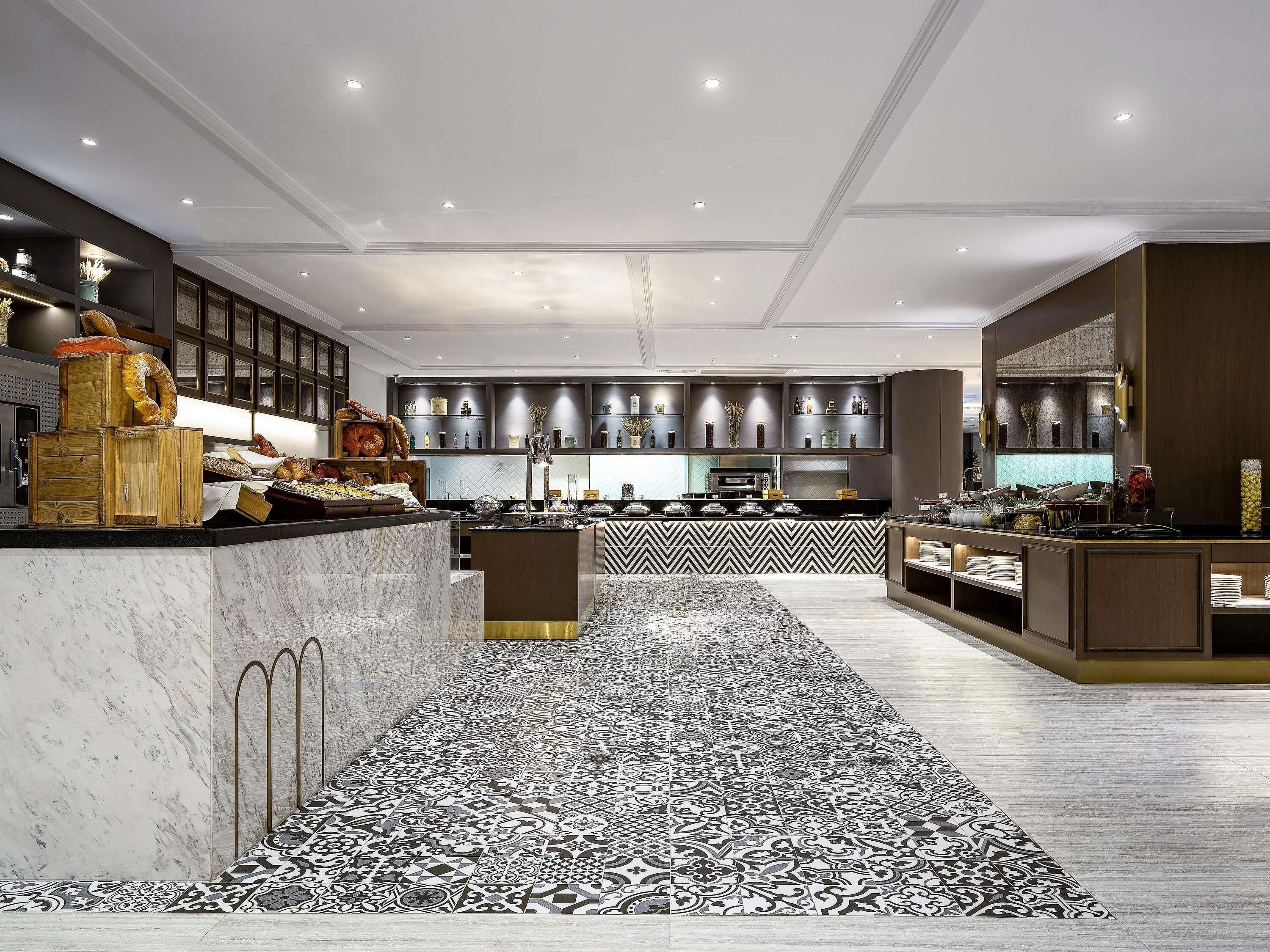 Daily buffet breakfast (AED 120 per person)