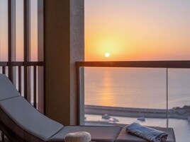 Club Suite, 1 King Bed, Club Lounge Access, Sea View (Opera. Balcony) | Down comforters, minibar, in-room safe, desk