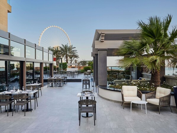 Exterior - Sofitel Dubai Jumeirah Beach (Dubai)