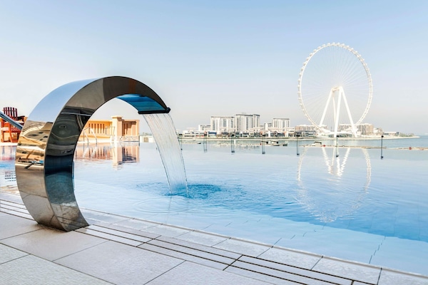 Outdoor pool, pool umbrellas