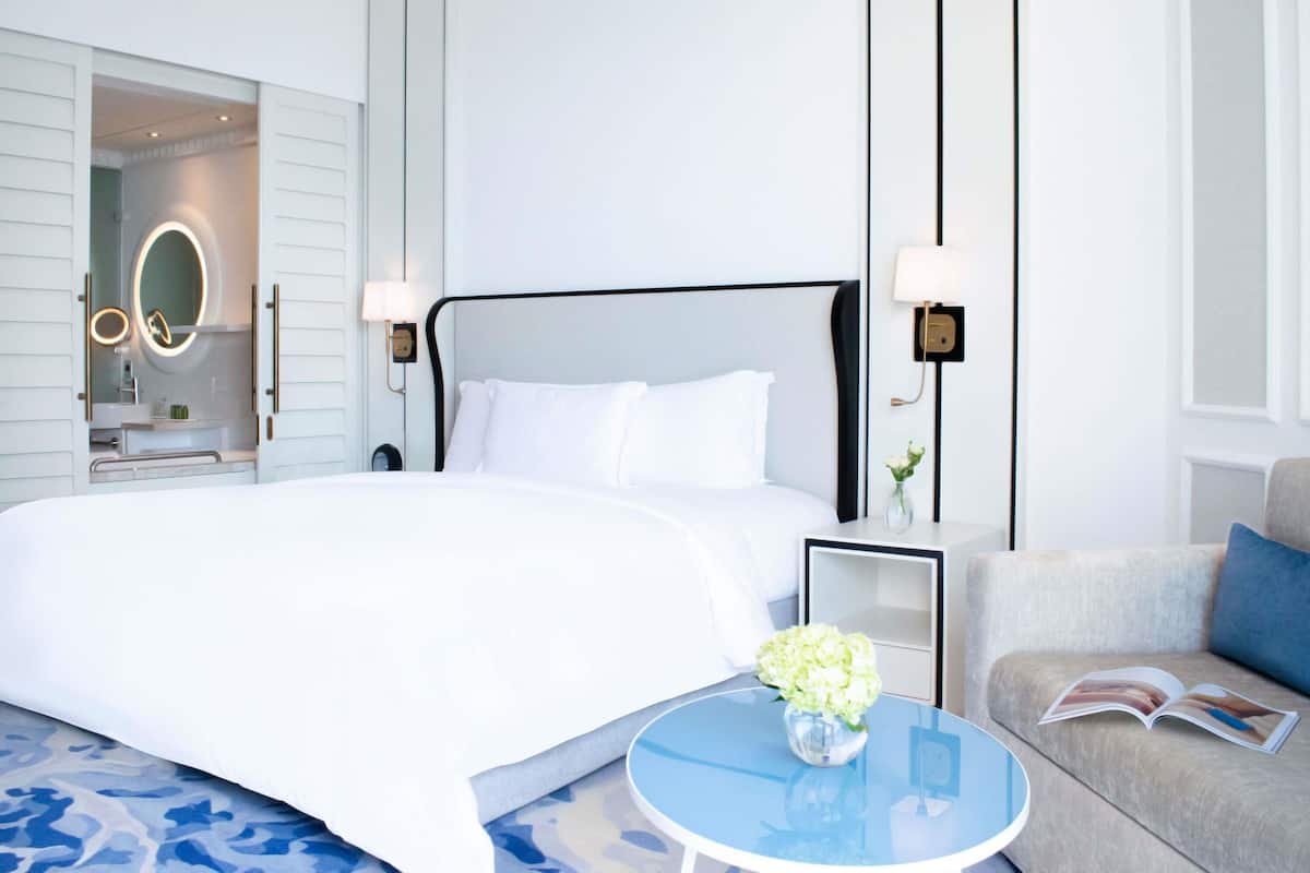 Superior Room, 1 King Bed, Balcony, Partial Sea View