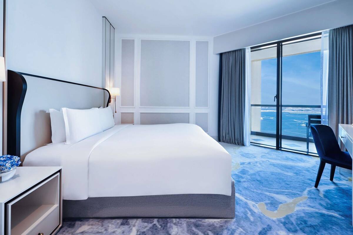 Down comforters, minibar, in-room safe, desk