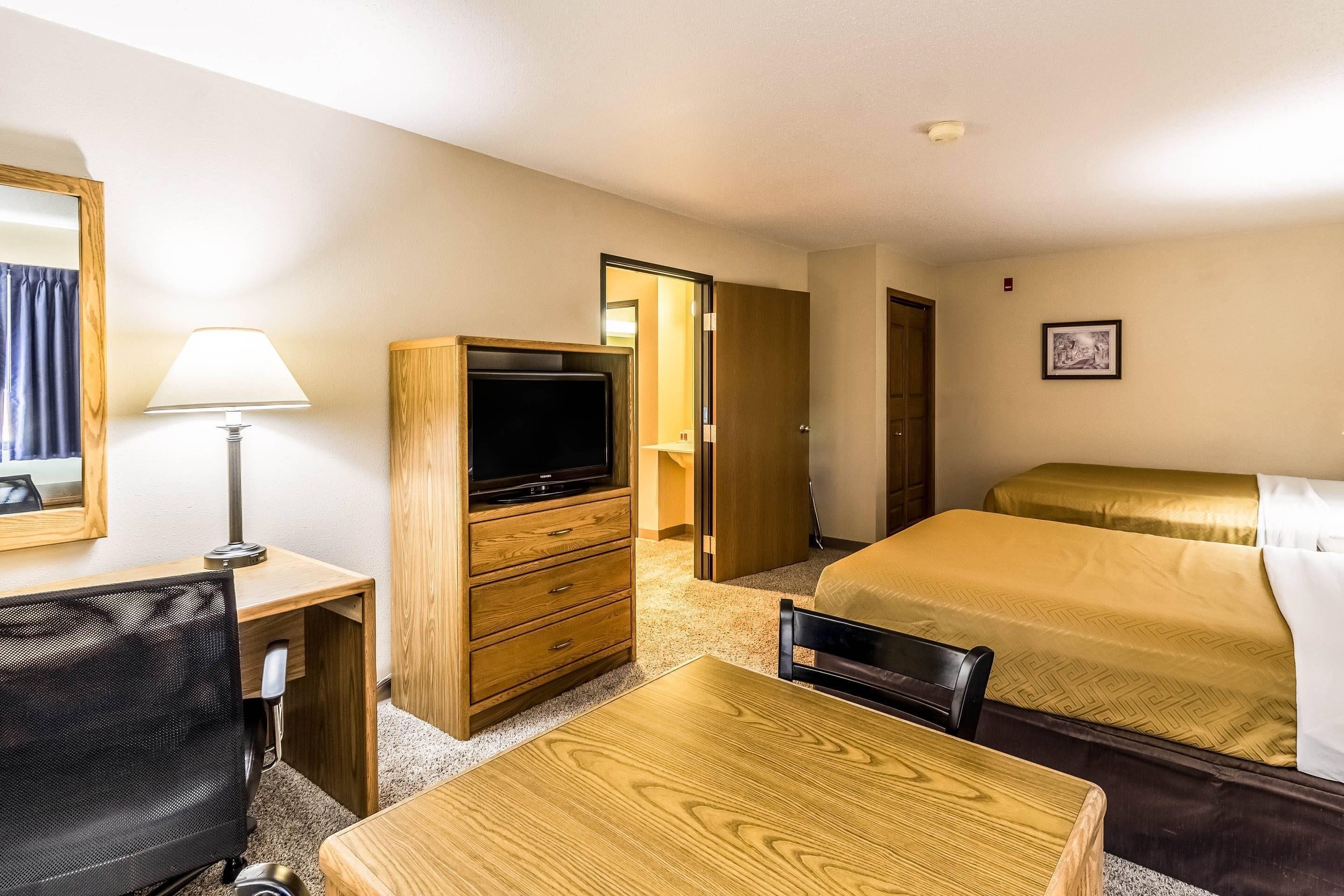 desk, iron/ironing board, free cots/infant beds, rollaway beds