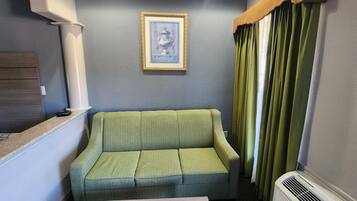 مكتب ومكواة/لوح كي وواي فاي مجانًا وملاءات أسرّة