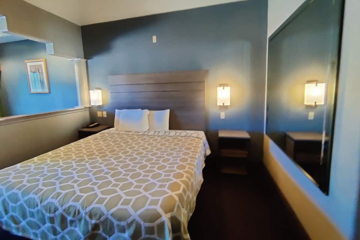 Skrivebord, strygejern/strygebræt, gratis Wi-Fi, sengetøj