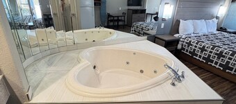 休斯敦 IAH 機場 Regency Inn & Suites By Capital O 酒店  