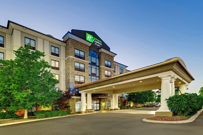 Holiday Inn Express Hotel and Suites Nashville-Opryland by IHG