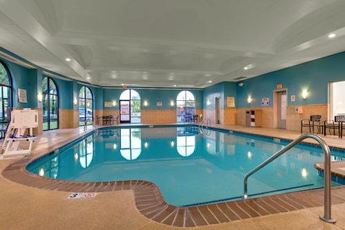 Holiday Inn Express Hotel and Suites Nashville-Opryland by IHG