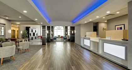 Holiday Inn Express Hotel and Suites Nashville-Opryland by IHG