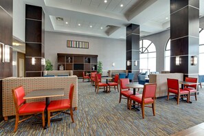 Free buffet breakfast - Holiday Inn Express Hotel and Suites Nashville-Opryland by IHG (Nashville)