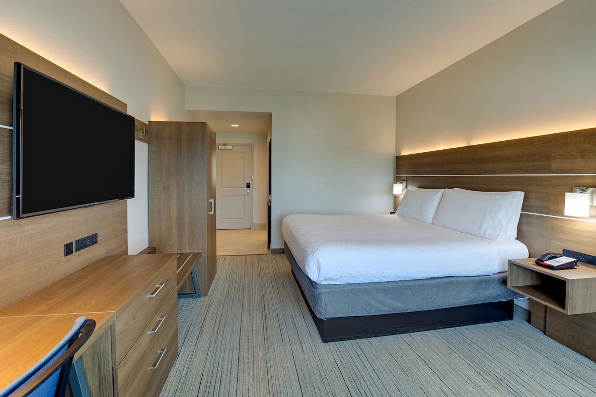 Peralatan tempat tidur premium, meja, ruang kerja komputer riba 