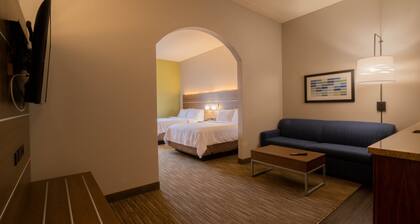 Holiday Inn Express Hotel and Suites Mankato East by IHG