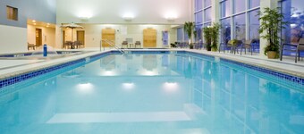 Holiday Inn Express Hotel and Suites Mankato East by IHG