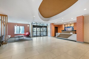 Lobby - Holiday Inn Express & Suites Clemson by IHG (Clemson)