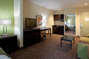 Desk, blackout drapes, iron/ironing board, free WiFi