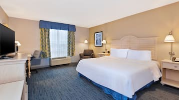 Studio, Accessible, Non Smoking | Premium bedding, down comforters, in-room safe, blackout drapes