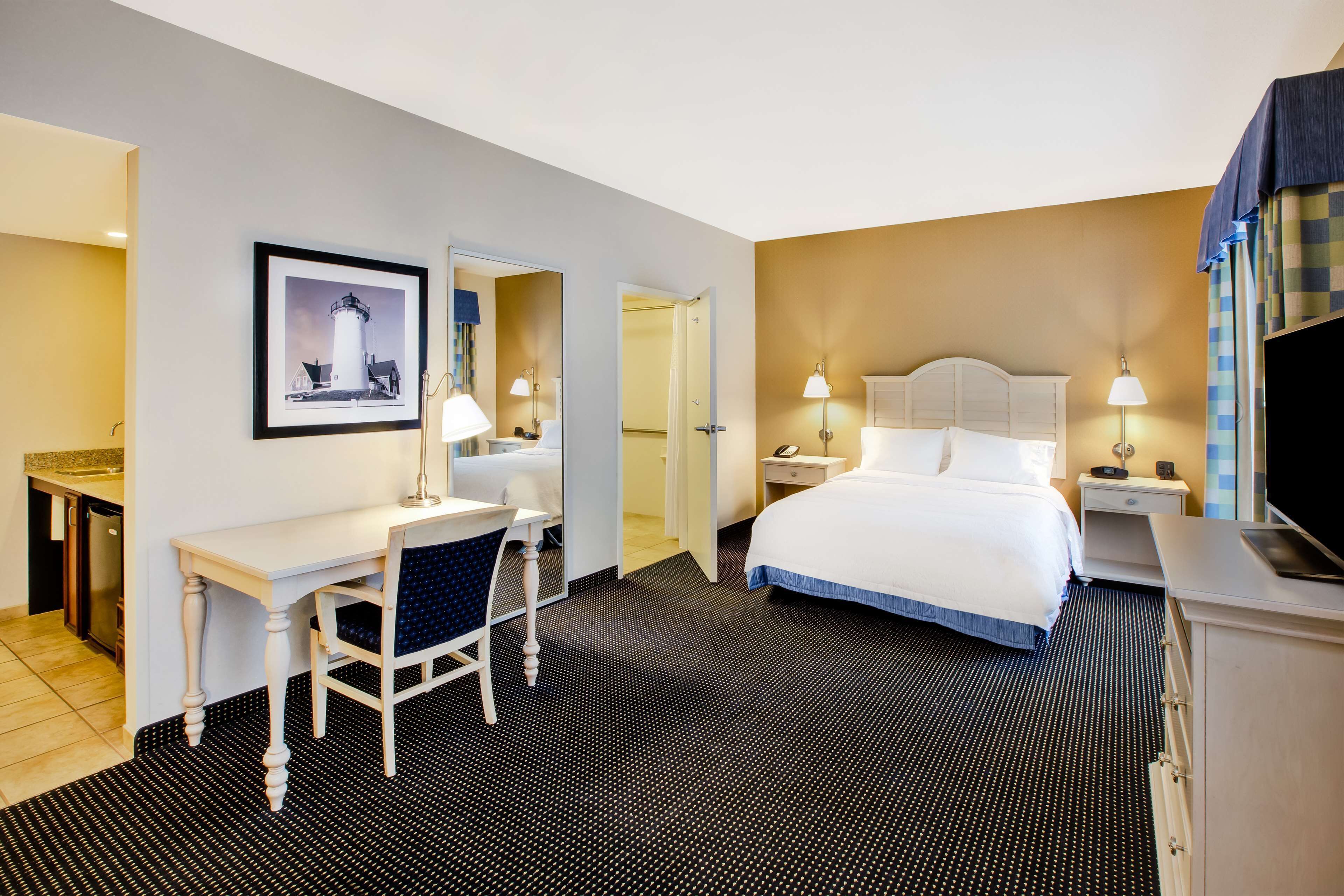 studio, accessible, non smoking | premium bedding, down duvets, in-room safe, blackout curtains