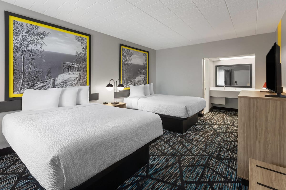 Room, 2 Queen Beds, Non Smoking