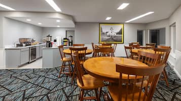 Free daily continental breakfast